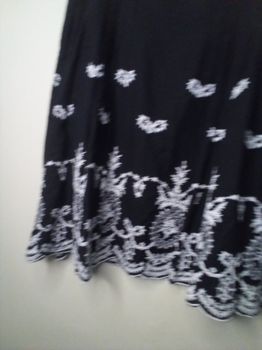 New Directions Skirt Women M Crochet Scallop Hem Lined Black White - Picture 12 of 13